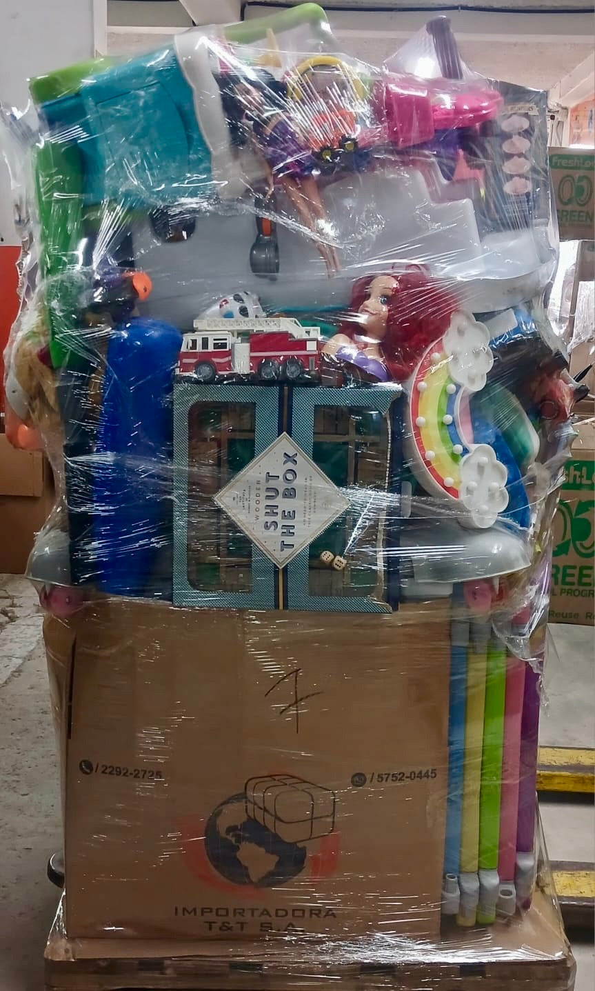 Tarima de juguete # 7 crudo americano usado.