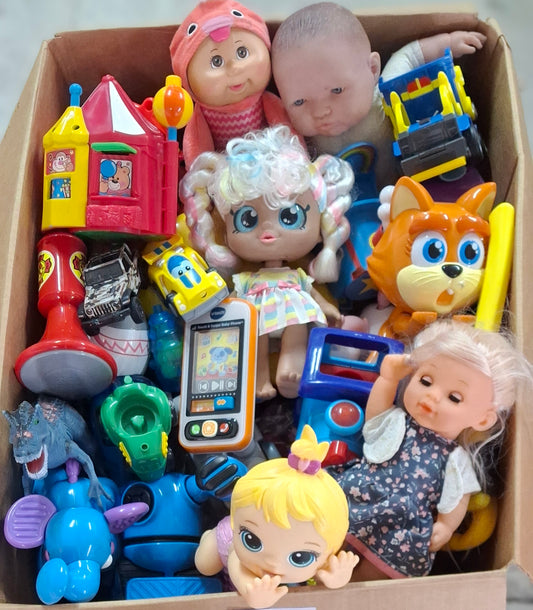 Caja #142 juguete crudo americano  usado