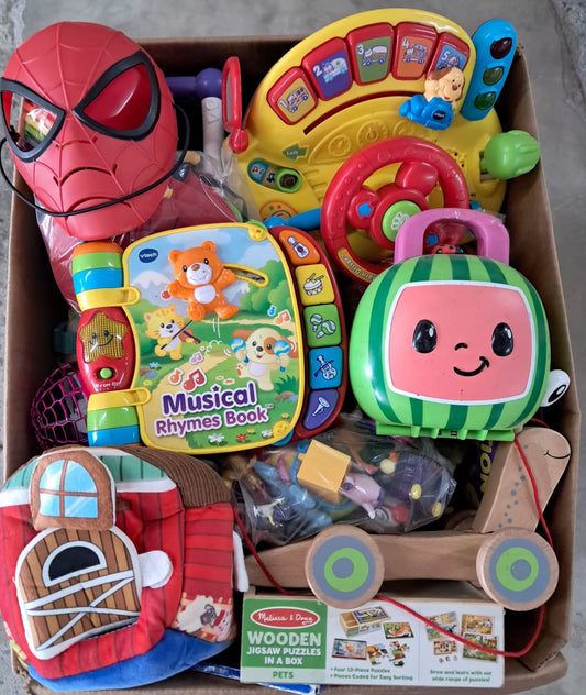 Caja #112 juguete  clasificado  americano usado