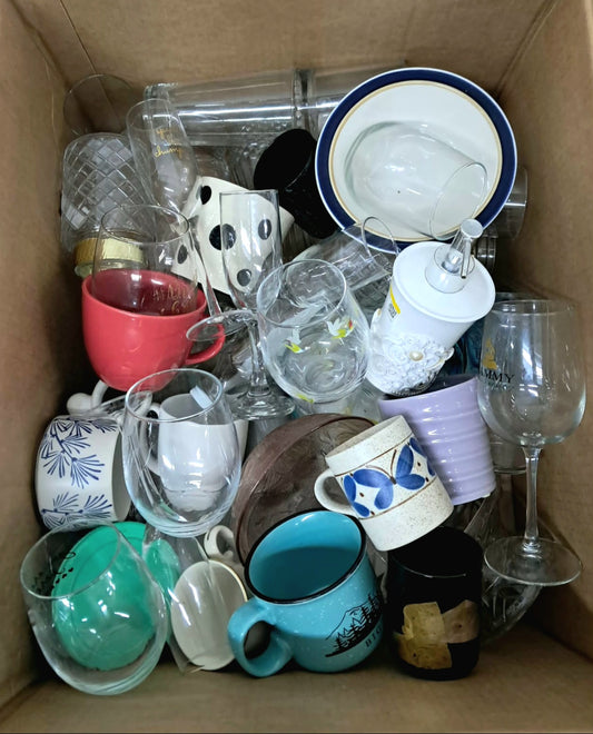 Caja #2  cristalería clasificada  americano usado