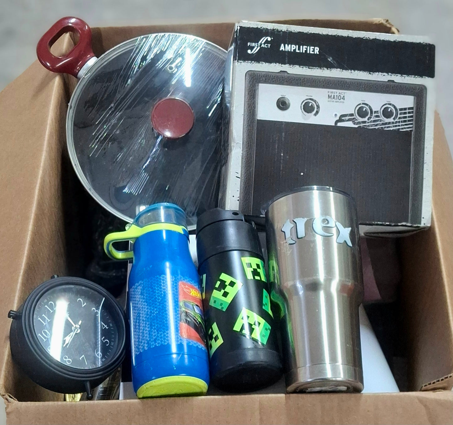 Caja #39 miscelaneo  clasificado  americano usado