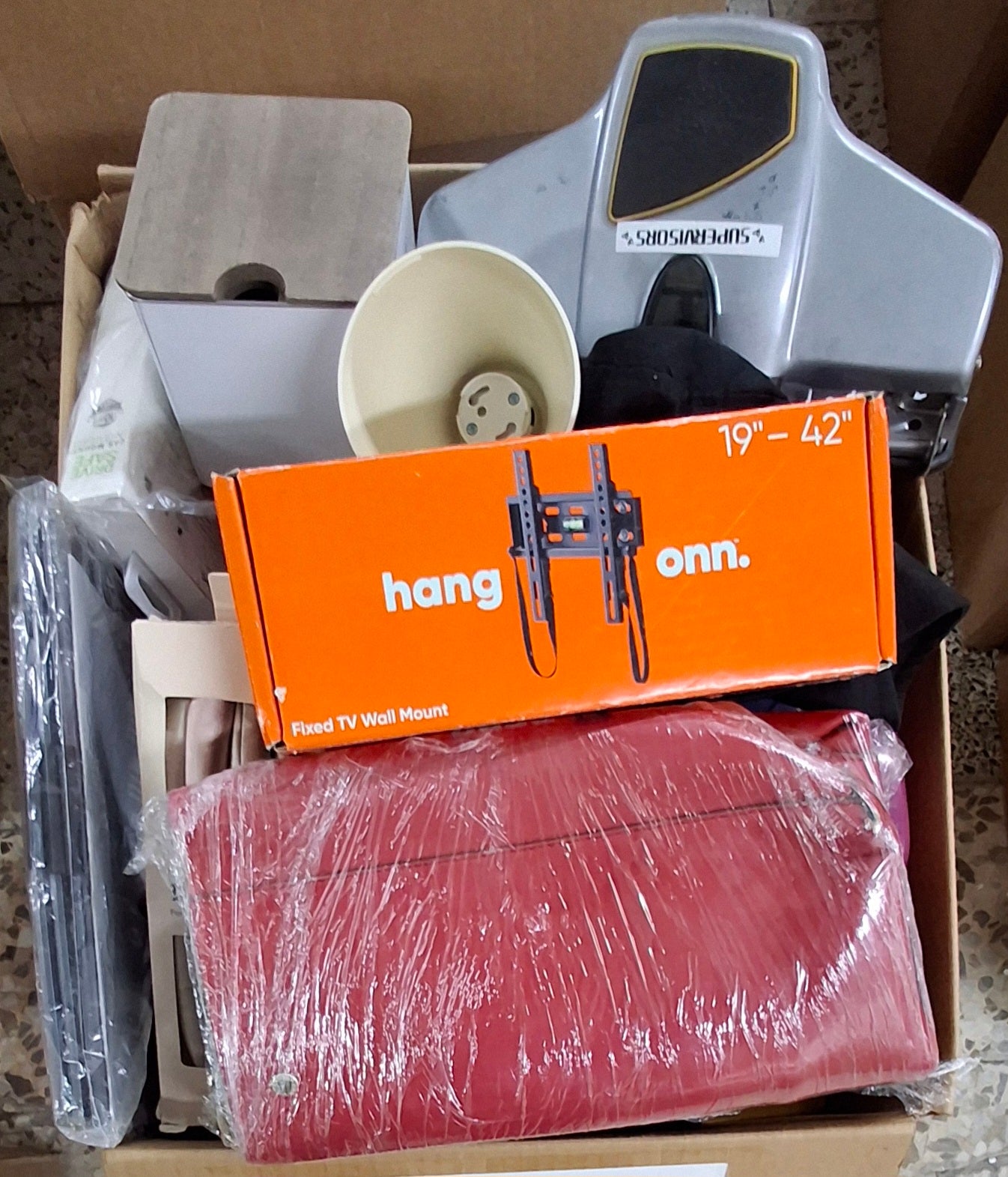 Caja #36  miscelaneo clasificado americano usado.