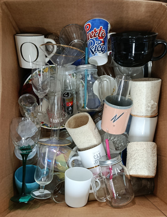 Caja#18 cristalería clasificada americano usado