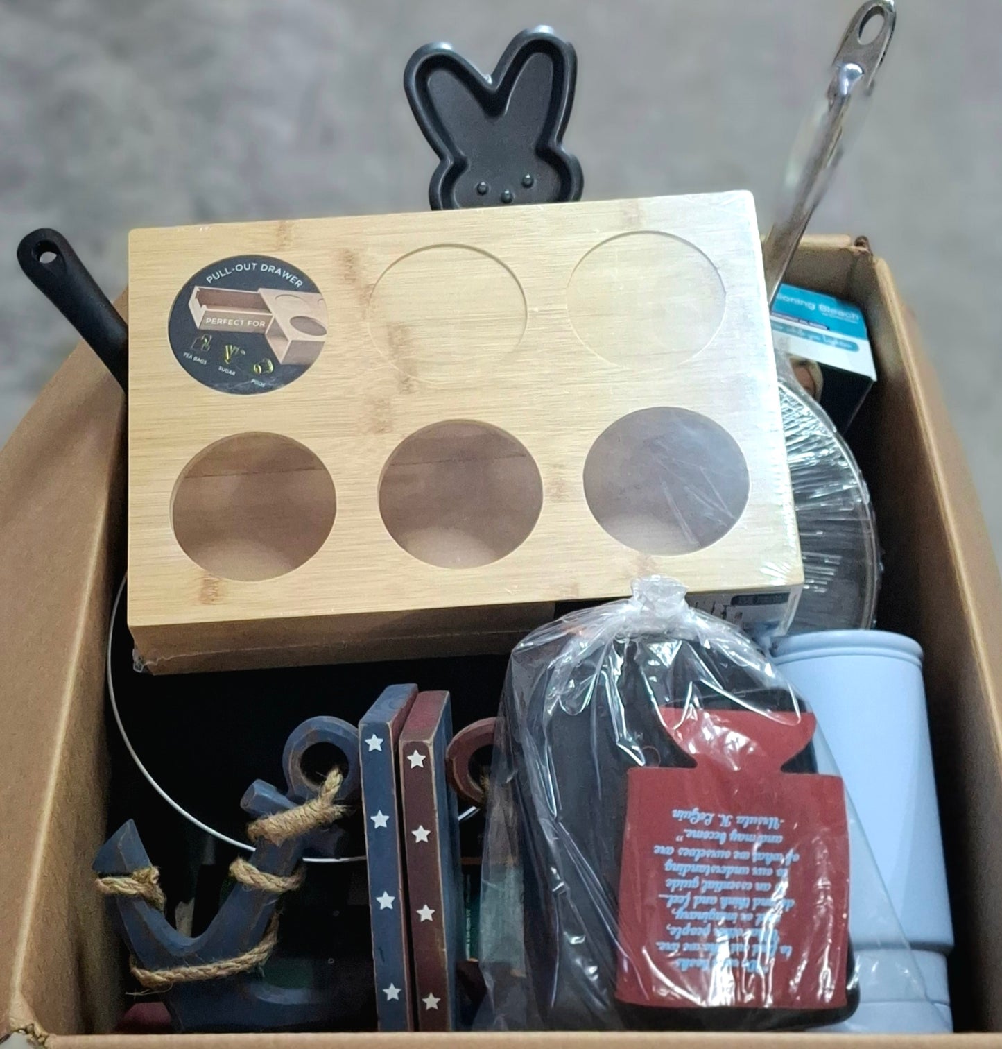 Caja #105 miscelaneo clasificado  americano usado