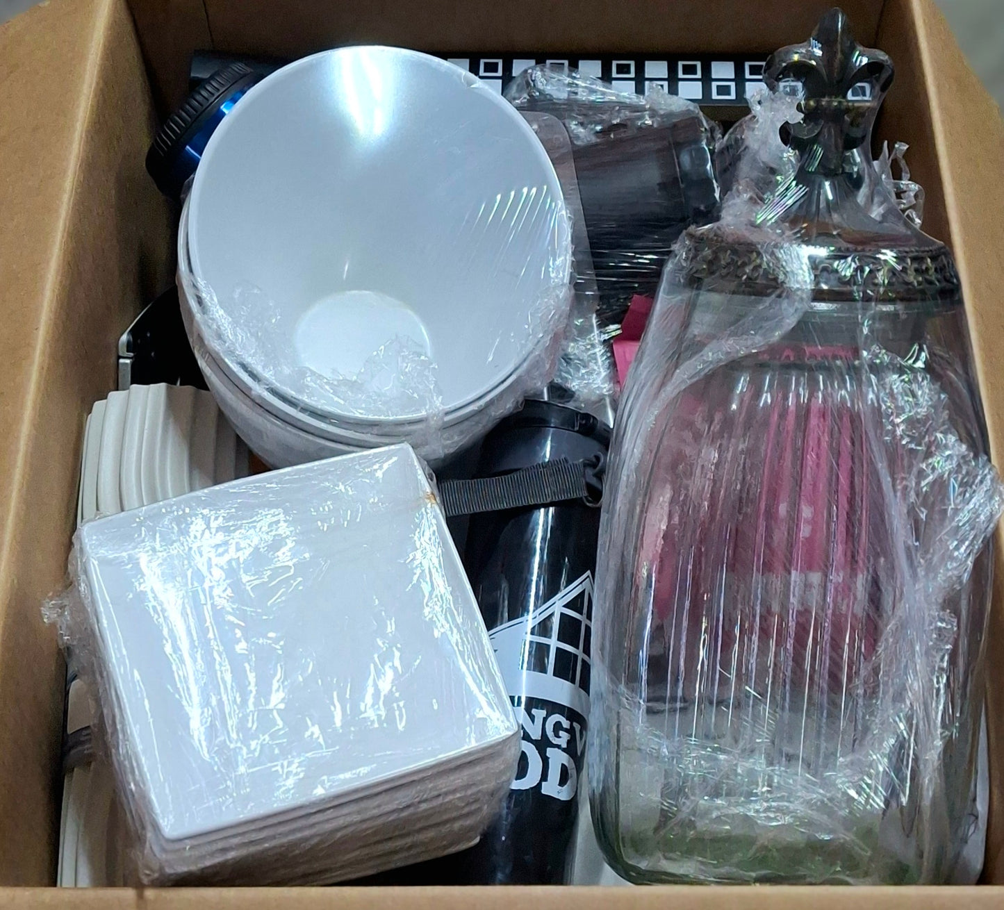 Caja # 115 misceláneo clasificado  americano  usado