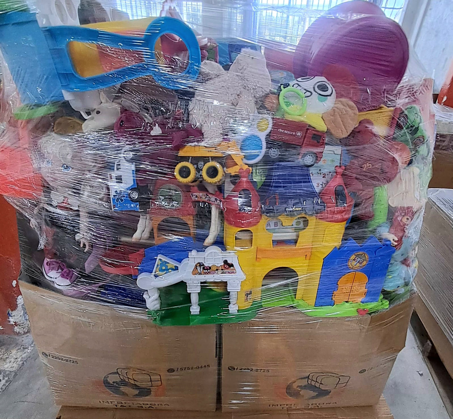 Tarima #28 juguete crudo limpio americano usado