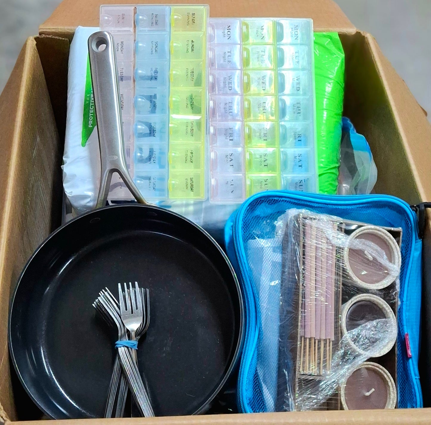 Caja #64 miscelaneo clasificado  americano  usado