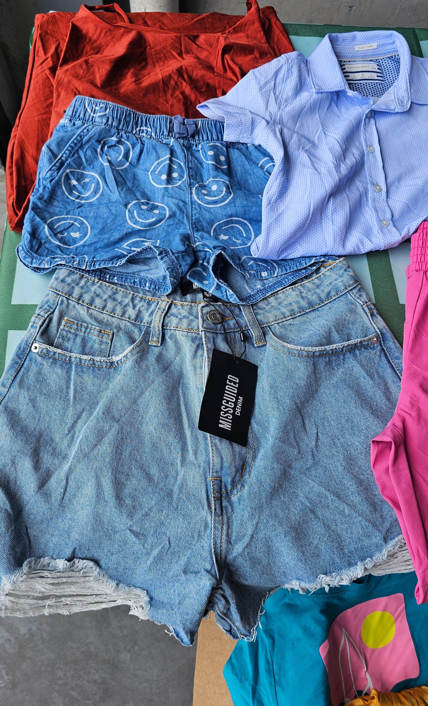 Caja #41 ropa clasificada mixta tropical americano