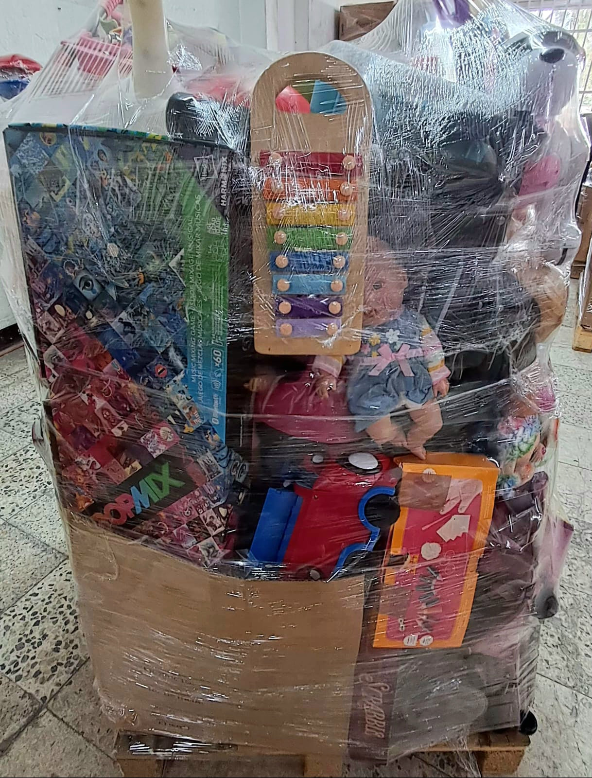 Tarima #9 juguete crudo limpio americano usado